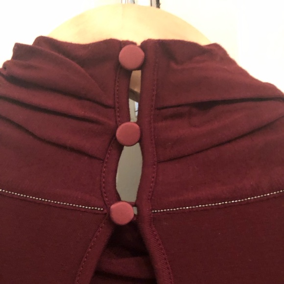 ⛔️SOLD⛔️ Lafayette 148 NY ♥️ Unique Embellished Top - Picture 6 of 10